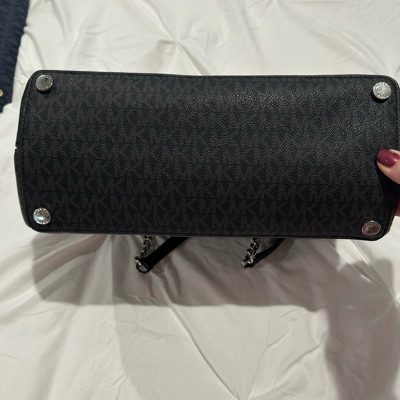 Michael Kors Handbag - Picture 6 of 6